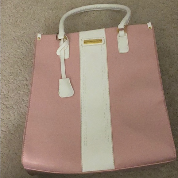 Adrienne Vittadini Handbags - Adrienne Vittadini Purse